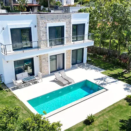 Casa Luz Vilă